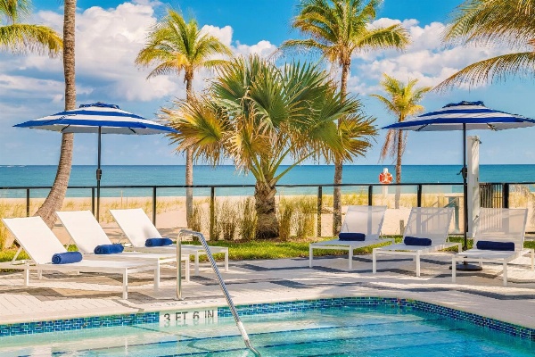 Plunge Beach Hotel image 2