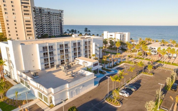 Plunge Beach Hotel image 23