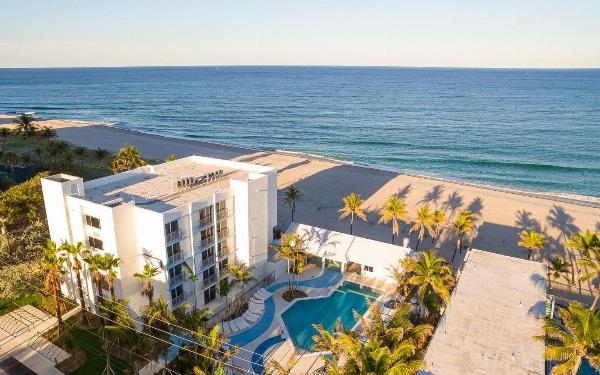 Plunge Beach Hotel image 5